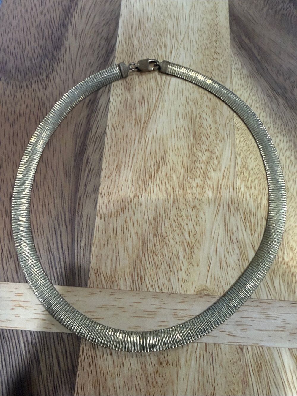 Gold Ribbed Collar Necklace